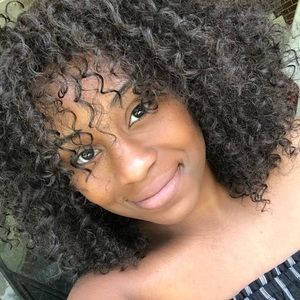 Meet your Posher, Shayceline